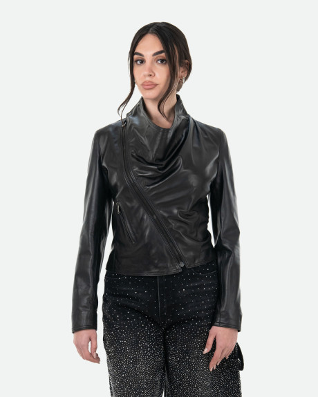 Giacca Donna in Pelle Nera – Scialla | Leather Trend 2
